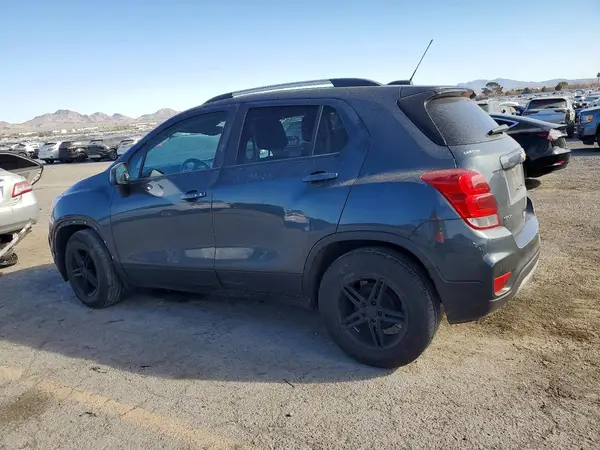 KL7CJLSM3MB375383 2021 CHEVROLET TRAX - Image 2