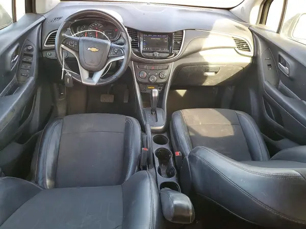 KL7CJLSM3MB375383 2021 CHEVROLET TRAX - Image 8