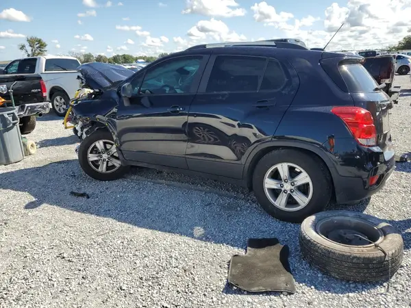 KL7CJLSM3NB525431 2022 CHEVROLET TRAX - Image 2
