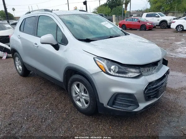 KL7CJLSM3NB536753 2022 CHEVROLET TRAX - Image 1