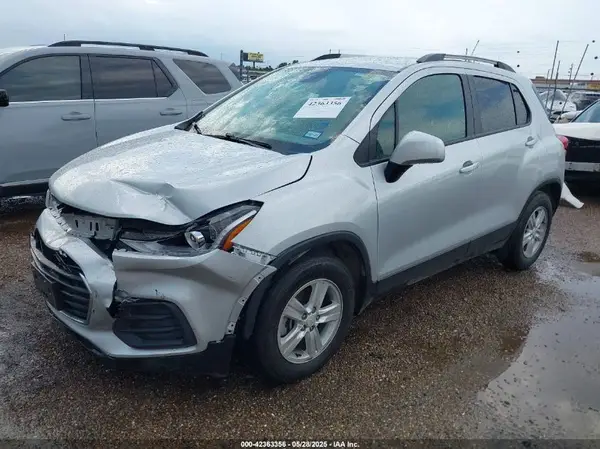 KL7CJLSM3NB536753 2022 CHEVROLET TRAX - Image 2
