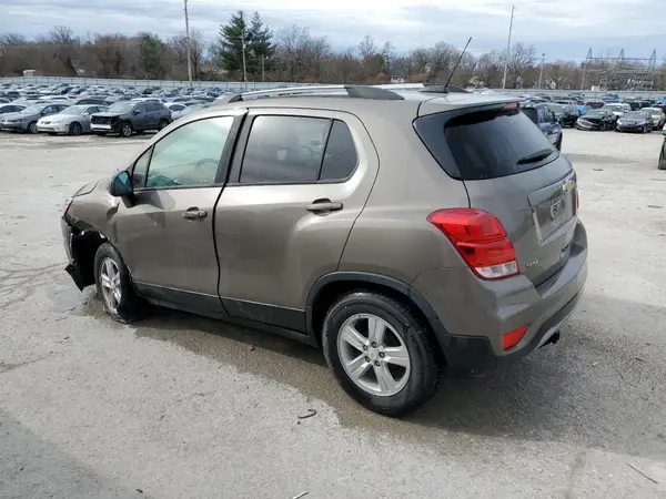 KL7CJLSM4MB360827 2021 CHEVROLET TRAX - Image 2