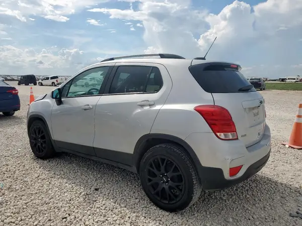 KL7CJLSM4MB365784 2021 CHEVROLET TRAX - Image 2
