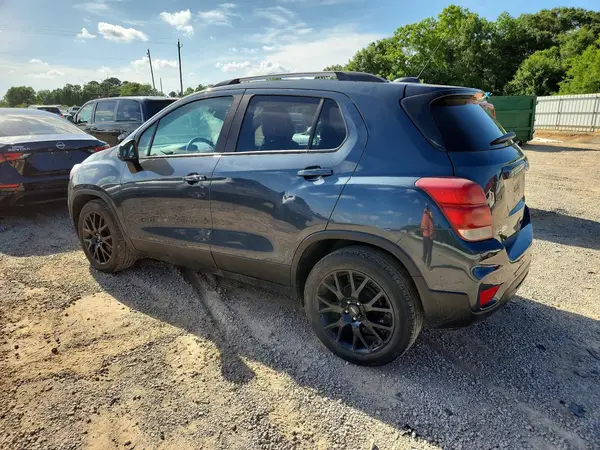 KL7CJLSM4MB368006 2021 CHEVROLET TRAX - Image 2