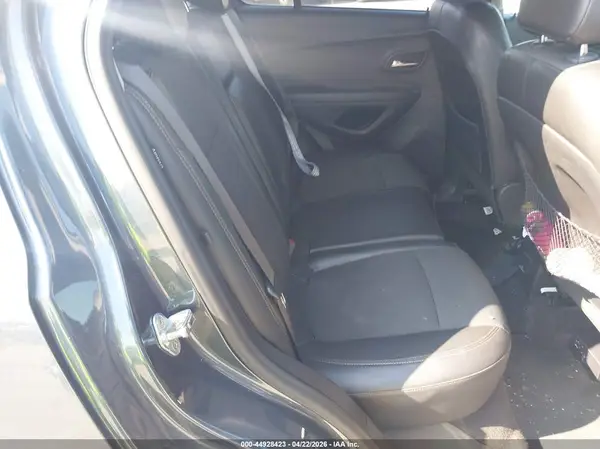 KL7CJLSM4MB374596 2021 CHEVROLET TRAX - Image 8