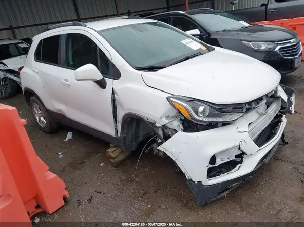 KL7CJLSM4NB500909 2022 CHEVROLET TRAX - Image 1