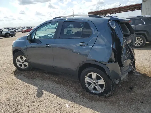 KL7CJLSM4NB539693 2022 CHEVROLET TRAX - Image 2