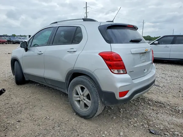 KL7CJLSM4NB540455 2022 CHEVROLET TRAX - Image 2