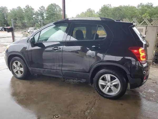 KL7CJLSM4NB559670 2022 CHEVROLET TRAX - Image 2