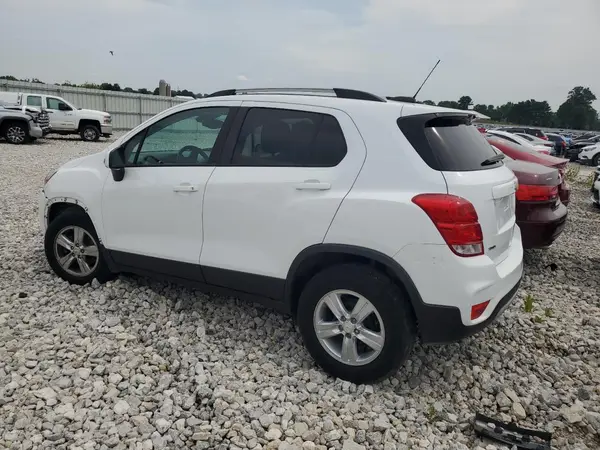 KL7CJLSM5MB365485 2021 CHEVROLET TRAX - Image 2