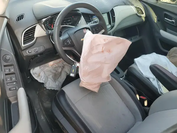 KL7CJLSM5NB518304 2022 CHEVROLET TRAX - Image 8