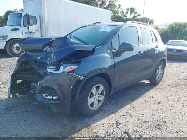KL7CJLSM5NB530968 2022 CHEVROLET TRAX - Image 2