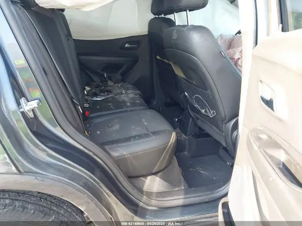 KL7CJLSM5NB530968 2022 CHEVROLET TRAX - Image 8