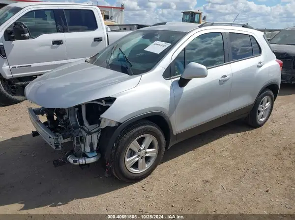 KL7CJLSM6MB363860 2021 CHEVROLET TRAX - Image 2