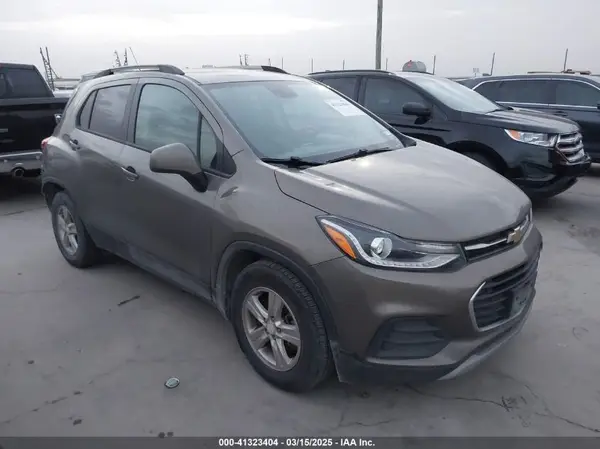 KL7CJLSM6MB368752 2021 CHEVROLET TRAX - Image 1