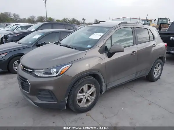 KL7CJLSM6MB368752 2021 CHEVROLET TRAX - Image 2