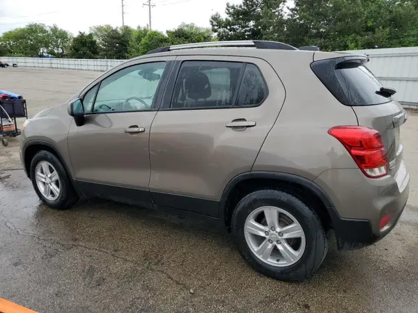 KL7CJLSM6MB372655 2021 CHEVROLET TRAX - Image 2
