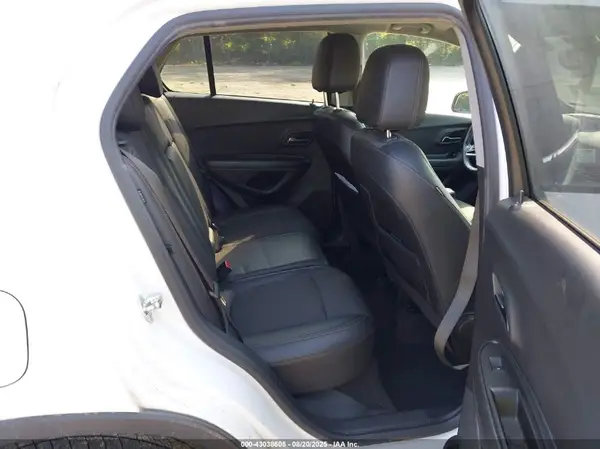 KL7CJLSM6NB501835 2022 CHEVROLET TRAX - Image 8