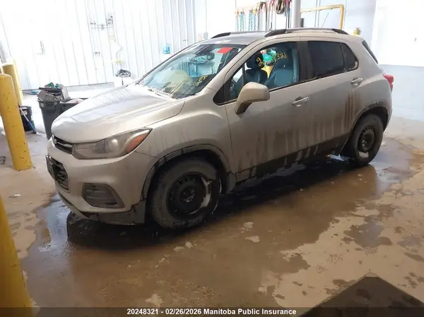 KL7CJLSM6NB529392 2022 CHEVROLET TRAX - Image 2