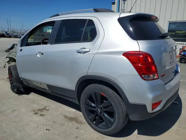 KL7CJLSM6NB547455 2022 CHEVROLET TRAX - Image 2