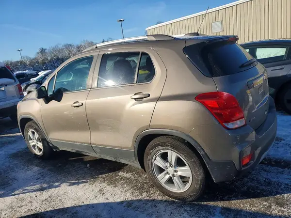 KL7CJLSM7MB361745 2021 CHEVROLET TRAX - Image 2