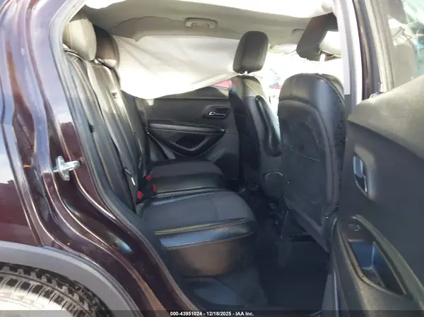 KL7CJLSM7MB368422 2021 CHEVROLET TRAX - Image 8