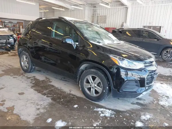 KL7CJLSM7MB373619 2021 CHEVROLET TRAX - Image 1