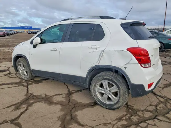 KL7CJLSM7MB375693 2021 CHEVROLET TRAX - Image 2