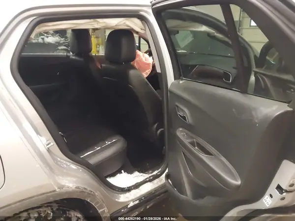 KL7CJLSM7MB376679 2021 CHEVROLET TRAX - Image 8