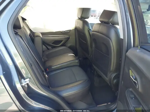 KL7CJLSM7MB377413 2021 CHEVROLET TRAX - Image 8