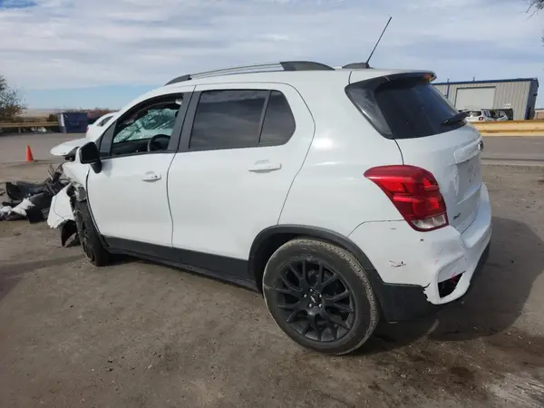 KL7CJLSM7NB505506 2022 CHEVROLET TRAX - Image 2