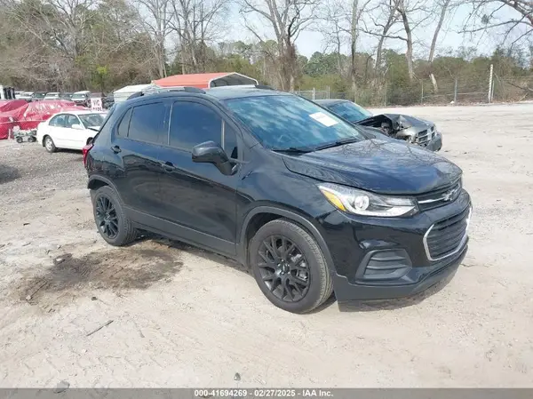 KL7CJLSM7NB513928 2022 CHEVROLET TRAX - Image 1