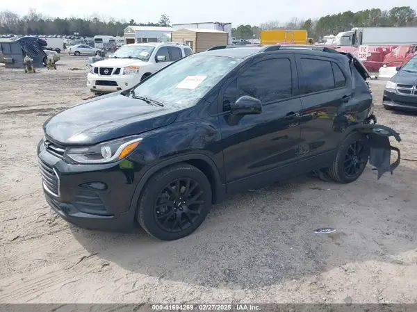 KL7CJLSM7NB513928 2022 CHEVROLET TRAX - Image 2