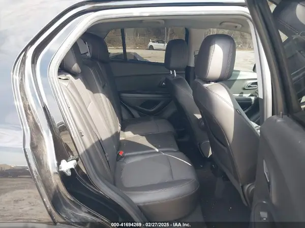 KL7CJLSM7NB513928 2022 CHEVROLET TRAX - Image 8