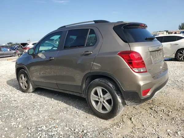 KL7CJLSM7NB566726 2022 CHEVROLET TRAX - Image 2
