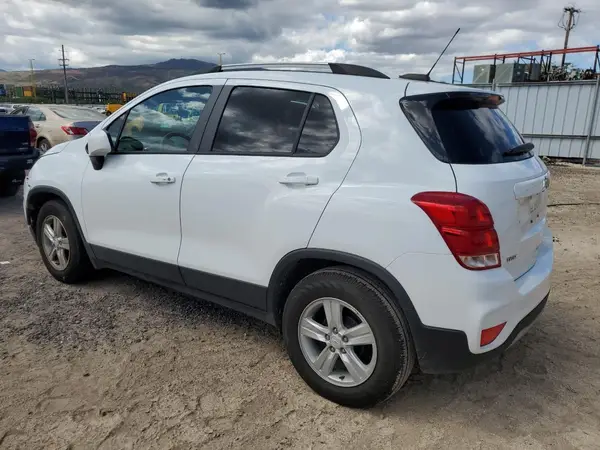 KL7CJLSM7NB568766 2022 CHEVROLET TRAX - Image 2