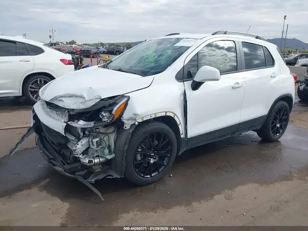 KL7CJLSM8NB512741 2022 CHEVROLET TRAX - Image 2