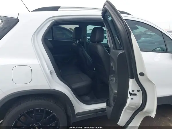 KL7CJLSM8NB512741 2022 CHEVROLET TRAX - Image 8