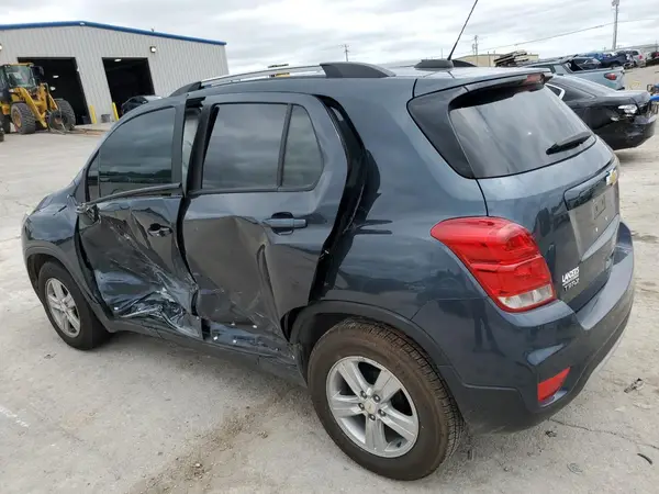 KL7CJLSM8NB559509 2022 CHEVROLET TRAX - Image 2