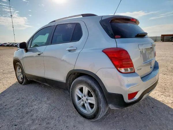 KL7CJLSM8NB564404 2022 CHEVROLET TRAX - Image 2