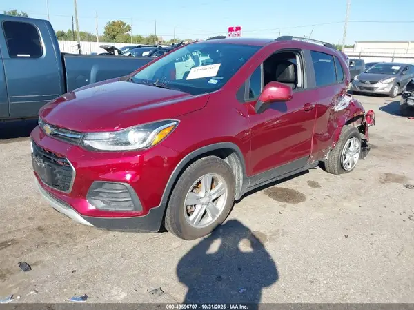 KL7CJLSM9MB368499 2021 CHEVROLET TRAX - Image 2