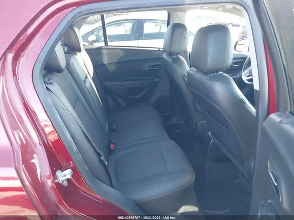 KL7CJLSM9MB368499 2021 CHEVROLET TRAX - Image 8