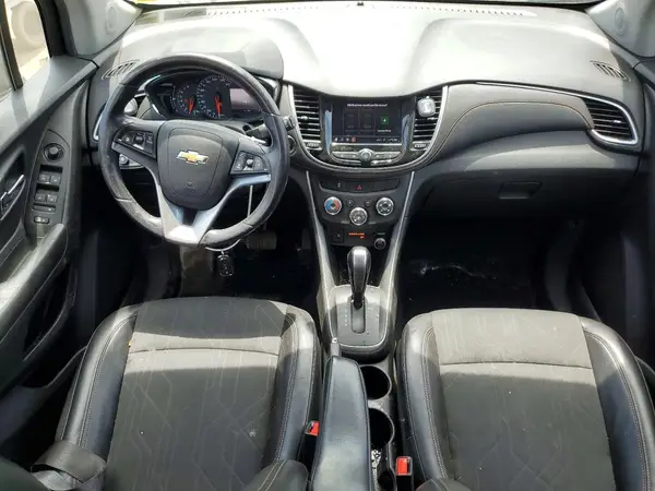 KL7CJLSM9MB373413 2021 CHEVROLET TRAX - Image 8