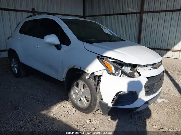 KL7CJLSM9MB374724 2021 CHEVROLET TRAX - Image 1
