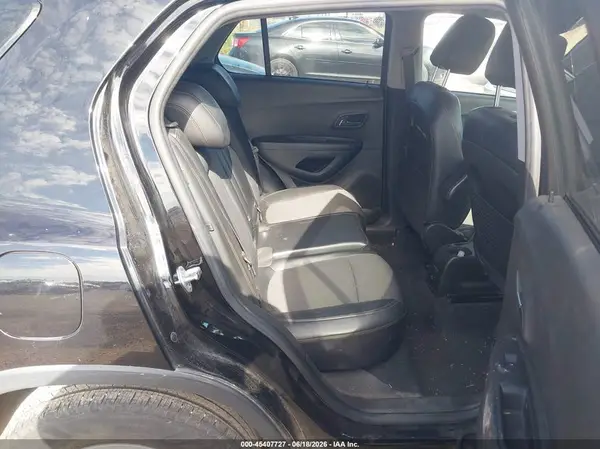 KL7CJLSM9MB374836 2021 CHEVROLET TRAX - Image 8