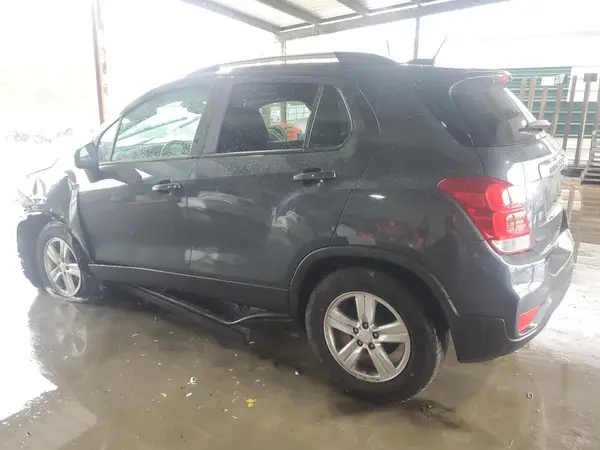 KL7CJLSM9NB502395 2022 CHEVROLET TRAX - Image 2