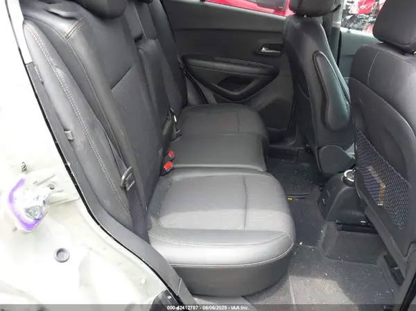 KL7CJLSM9NB546641 2022 CHEVROLET TRAX - Image 8