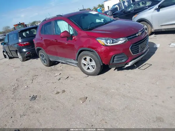 KL7CJLSM9NB561995 2022 CHEVROLET TRAX - Image 1
