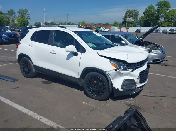 KL7CJLSM9NB569904 2022 CHEVROLET TRAX - Image 1