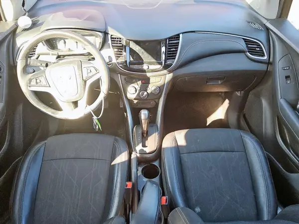 KL7CJLSMXMB373355 2021 CHEVROLET TRAX - Image 8